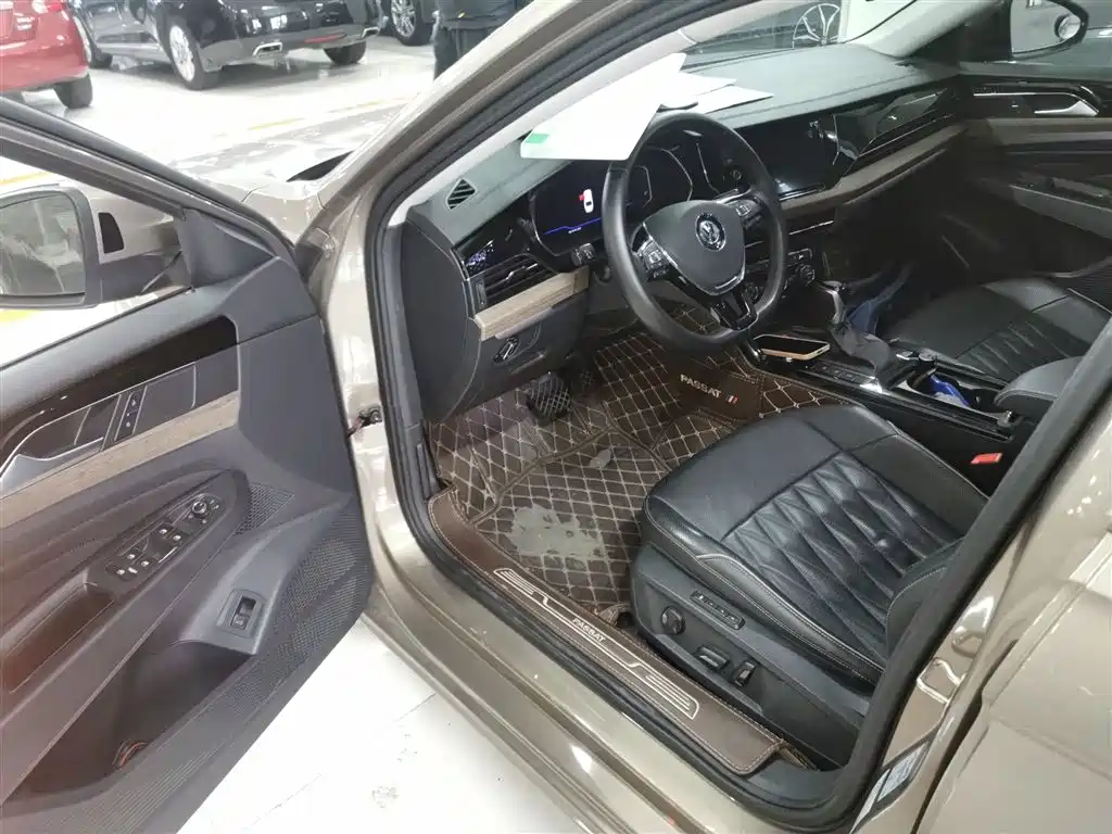Volkswagen Passat 2019 Model 330TSI Luxury Edition China V фото 9