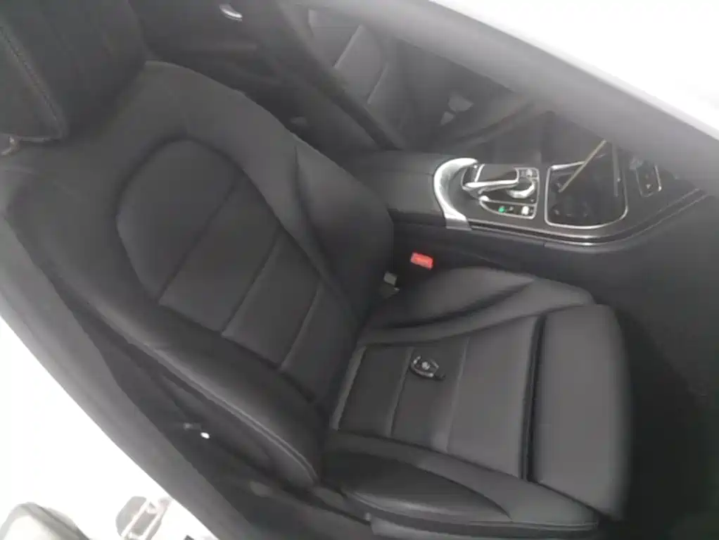 Фото 25 - Mercedes-Benz C-Class