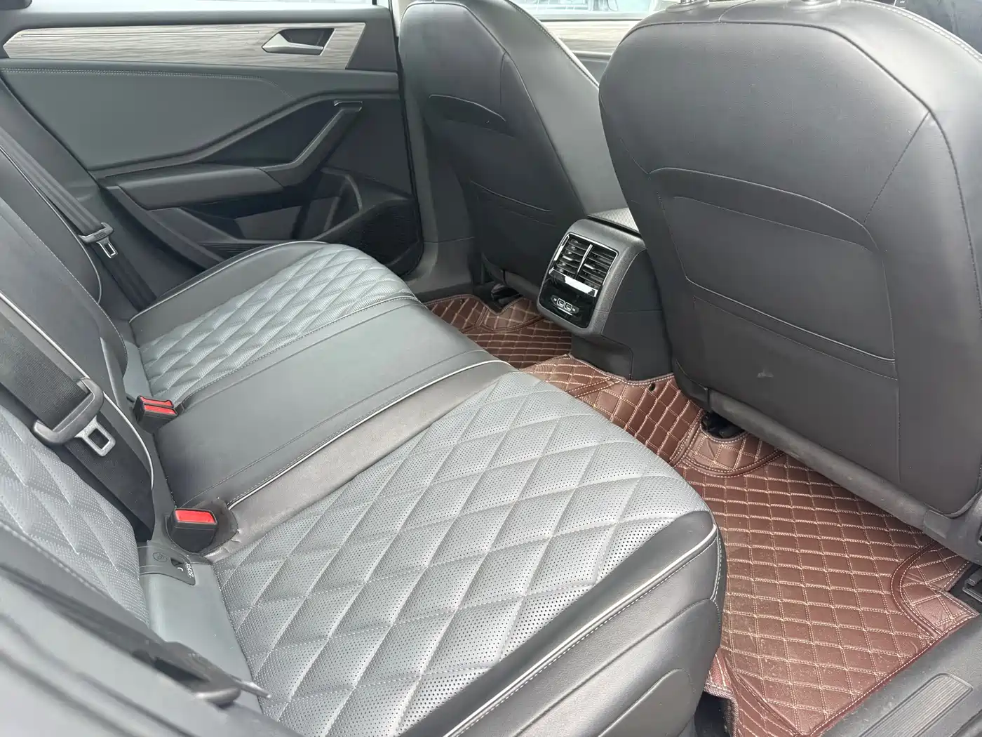 Volkswagen Sagitar 2023 Model Year 280TSI DSG Surpass Edition фото 9