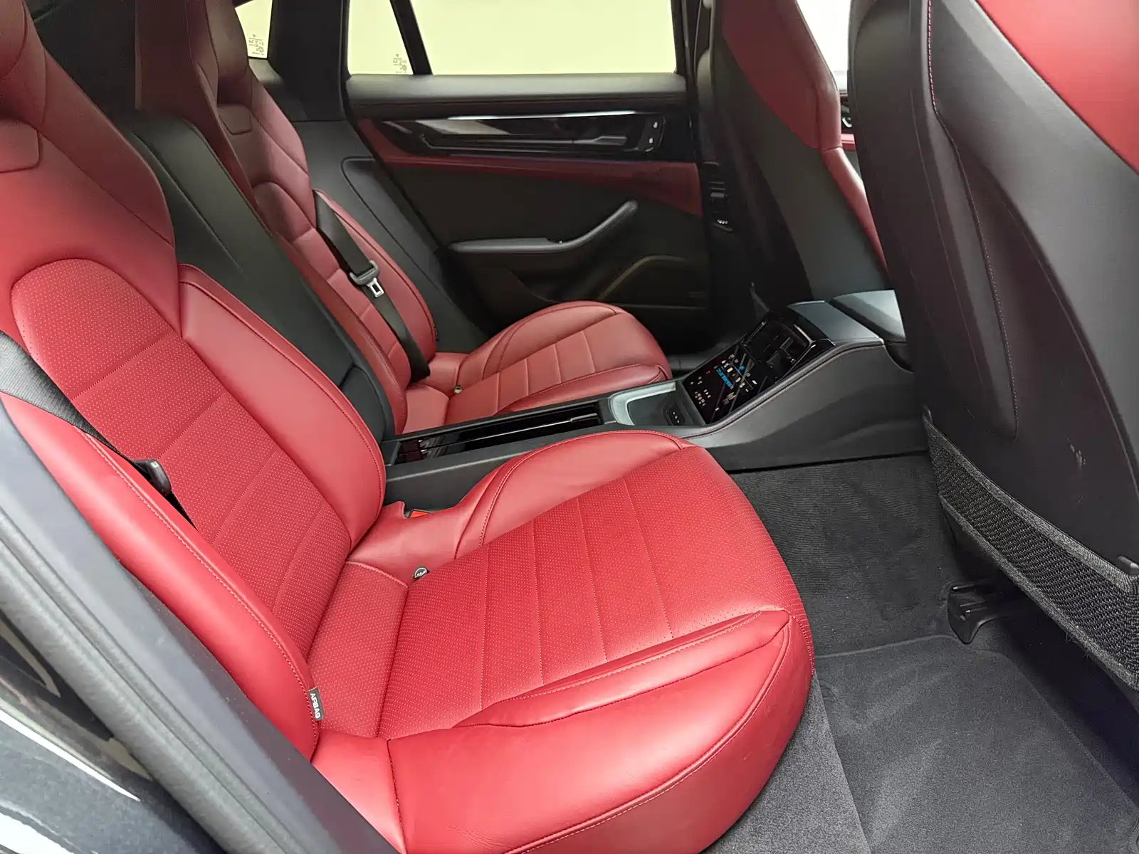 Photo 6 - Porsche Panamera