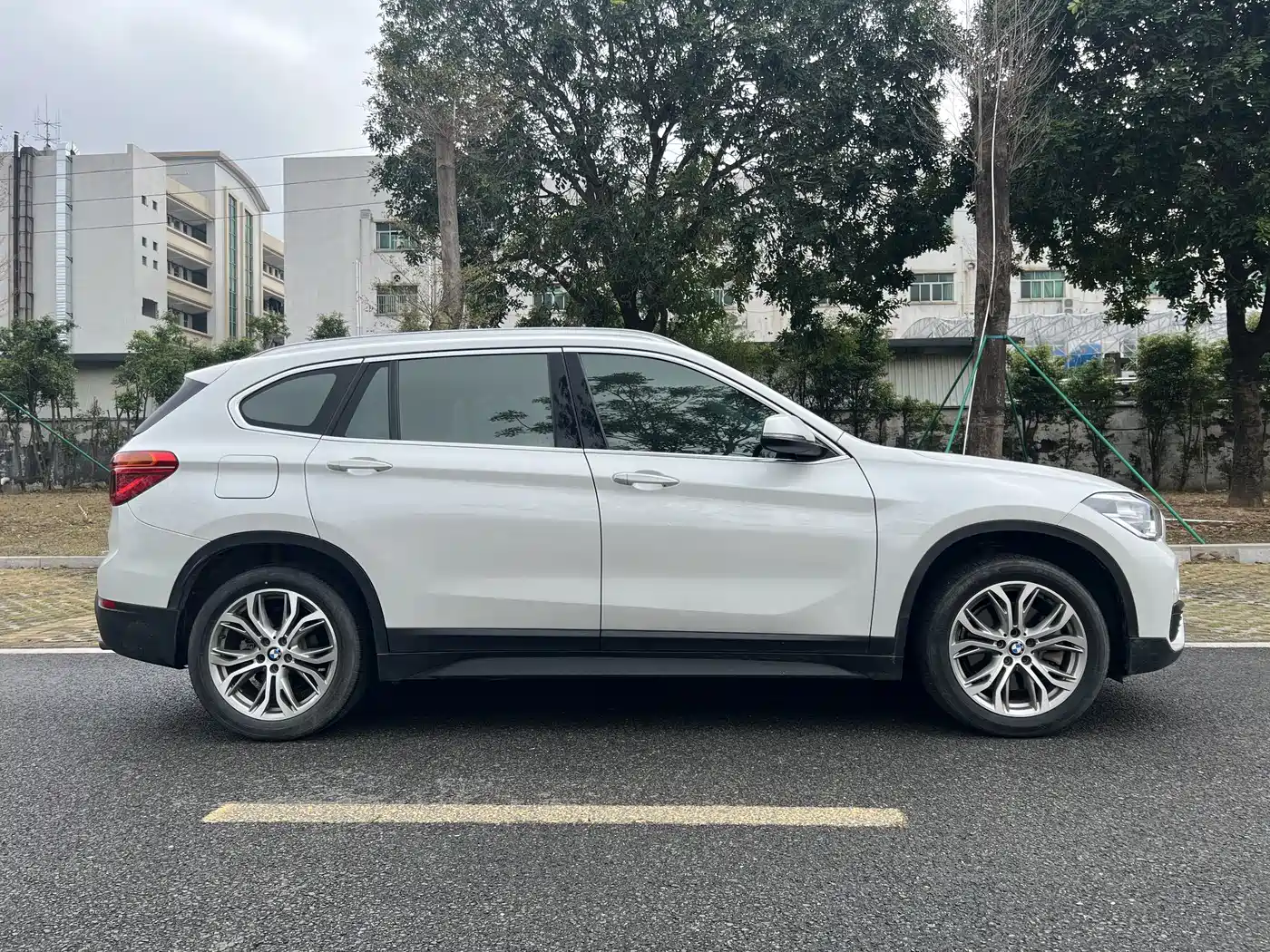 BMW X1 2018 sDrive20Li Leading Model фото 8