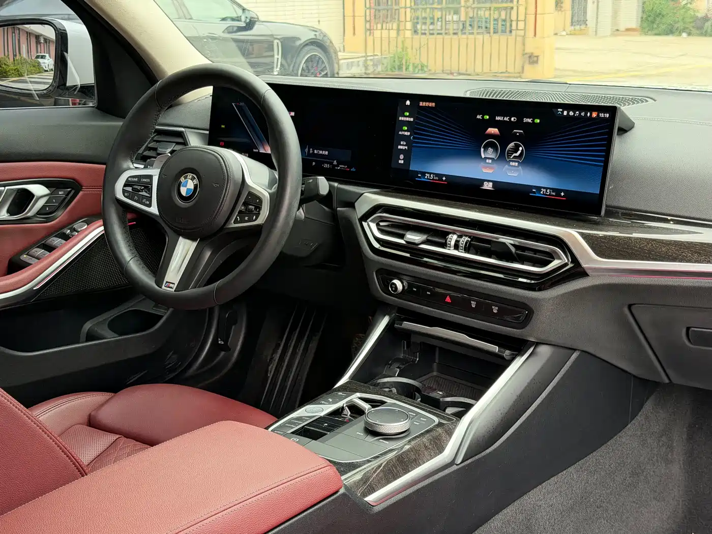 BMW 3 Series 2023 325Li M Sport Package фото 9