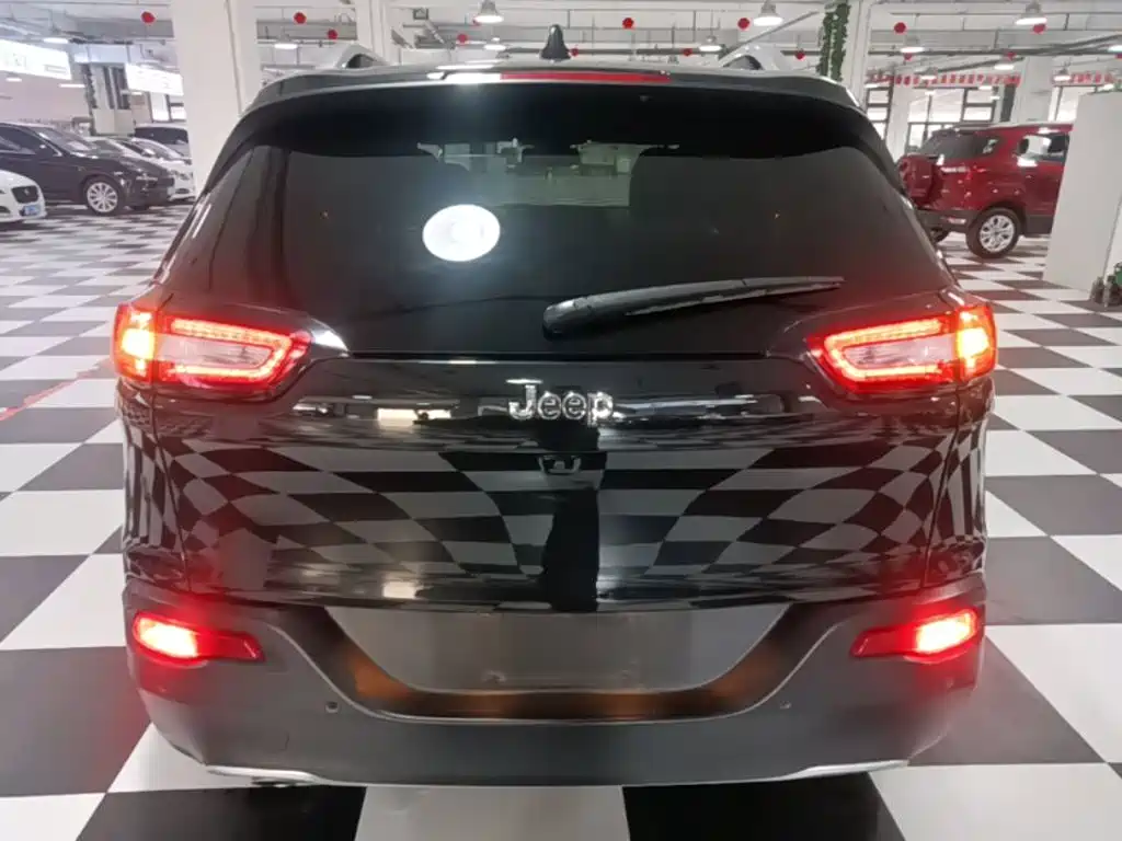 Jeep Cherokee 2018 2017 2.0L Superior Edition
