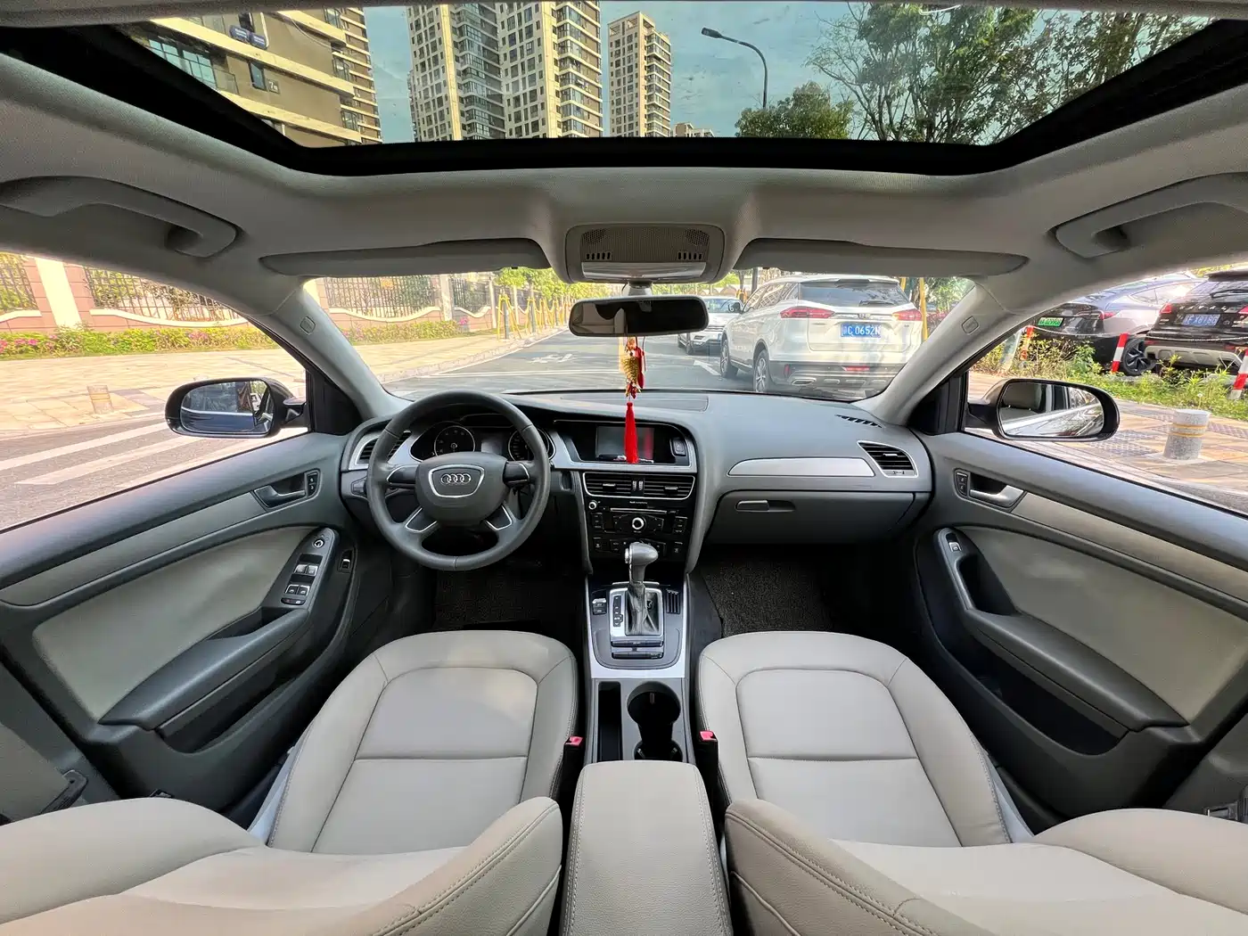 Audi A4L 2013 30 TFSI Automatic Comfort фото 10