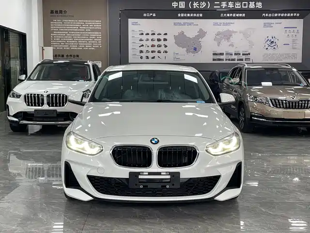 BMW 1 Series 2023 120i M Sport — фото 2