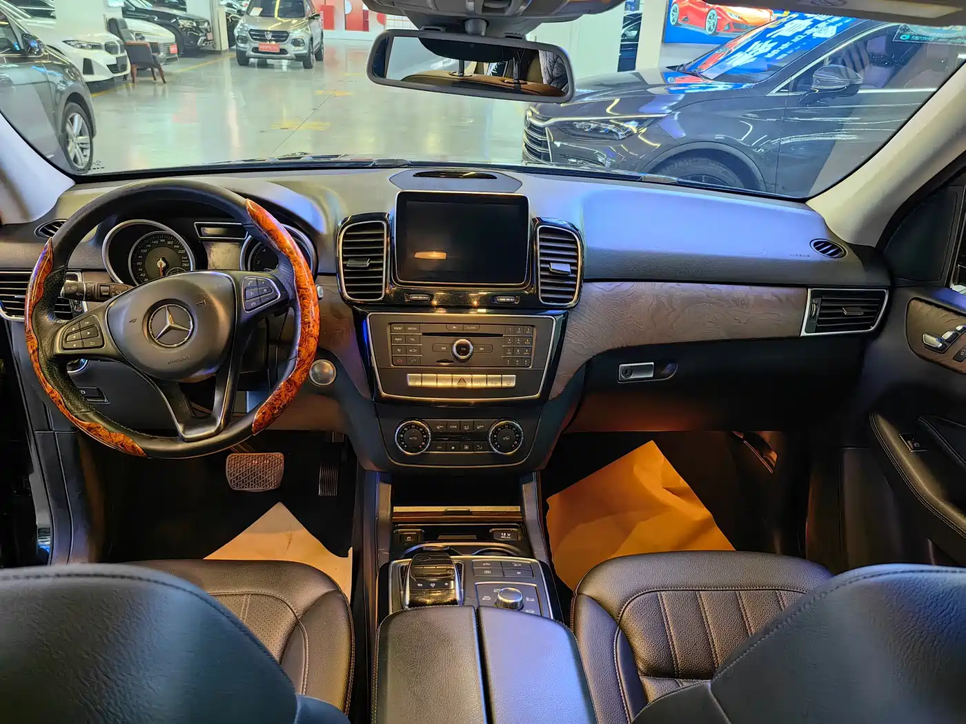 Mercedes-Benz GLE 2015 GLE 400 4MATIC фото 8