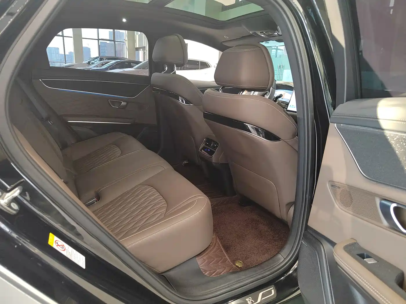 BYD Han 2024 DM-i Glory Edition 121KM Honor фото 10