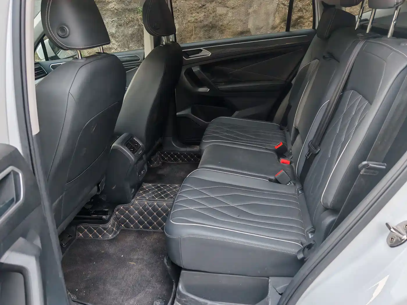 Volkswagen Tiguan L 2024 Outstanding 330TSI Auto 2WD R-Line Dragon Glory Edition фото 6