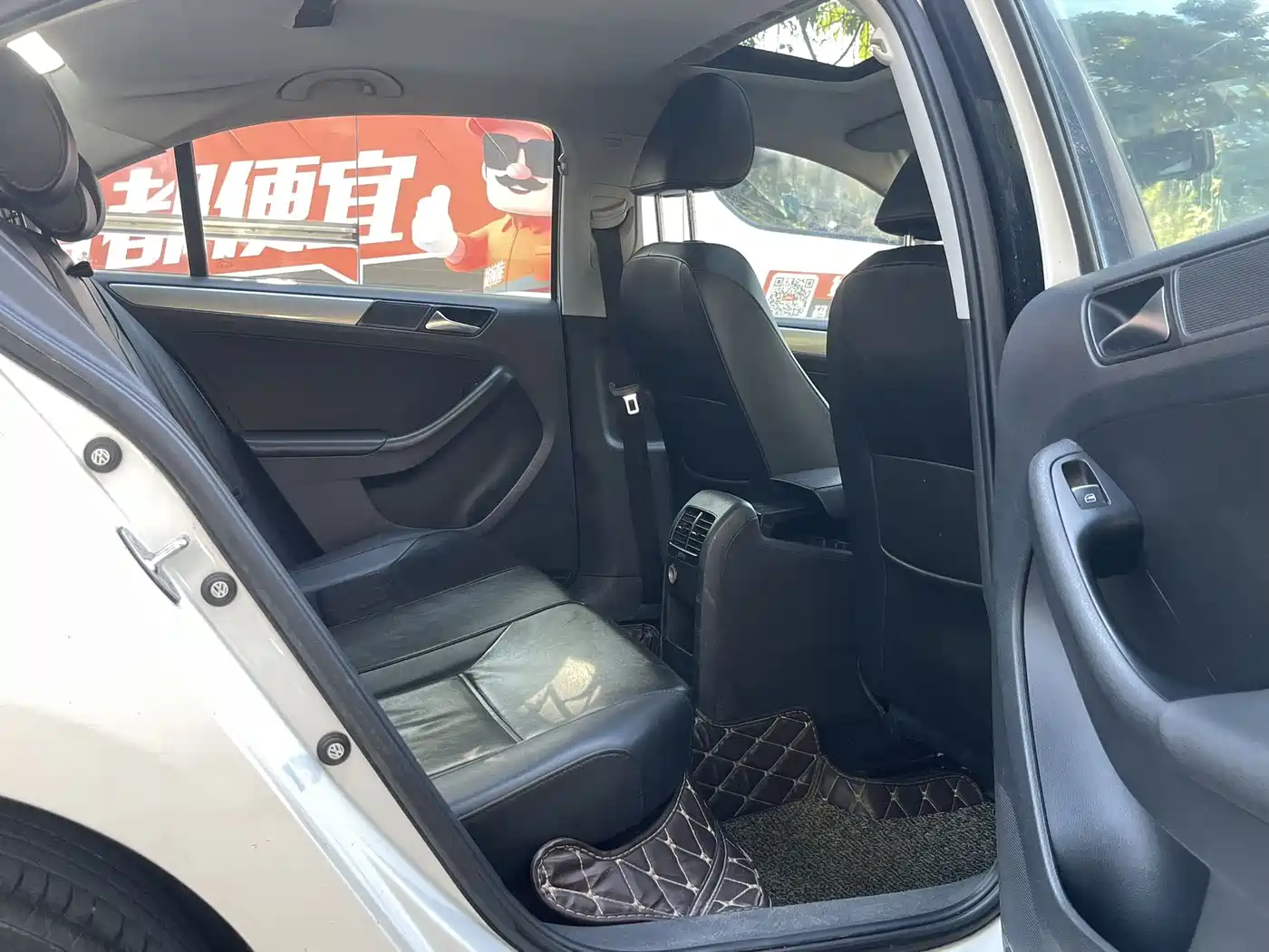 Volkswagen Sagitar 2014 Facelift 1.6L Automatic Comfort фото 10