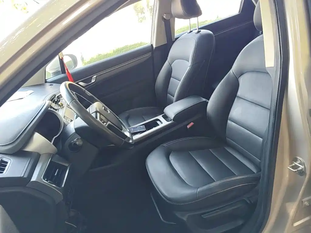 Photo 15 - Geely Emgrand GS
