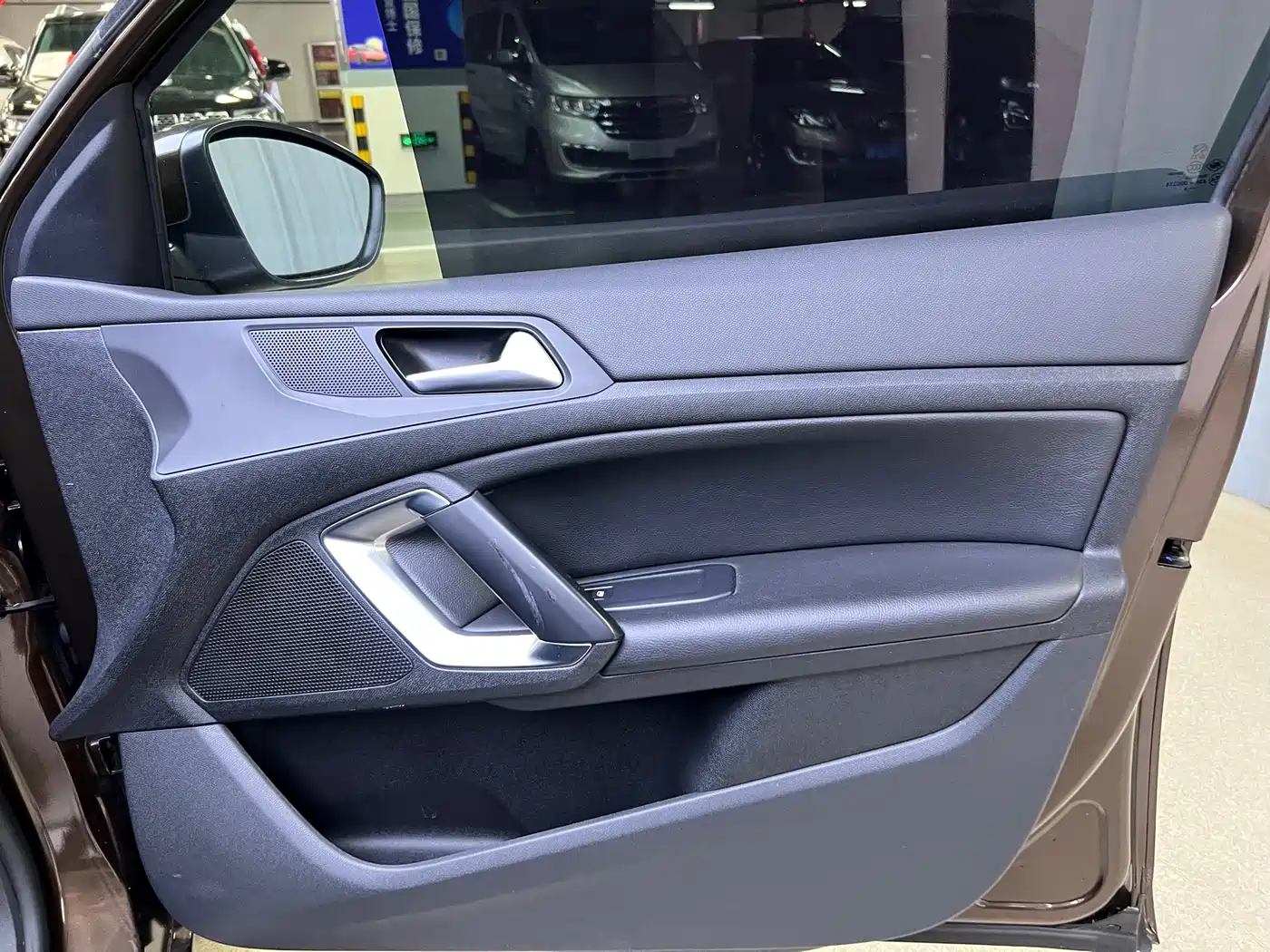 Peugeot 408 2014 1.8L Automatic Luxury Edition фото 13