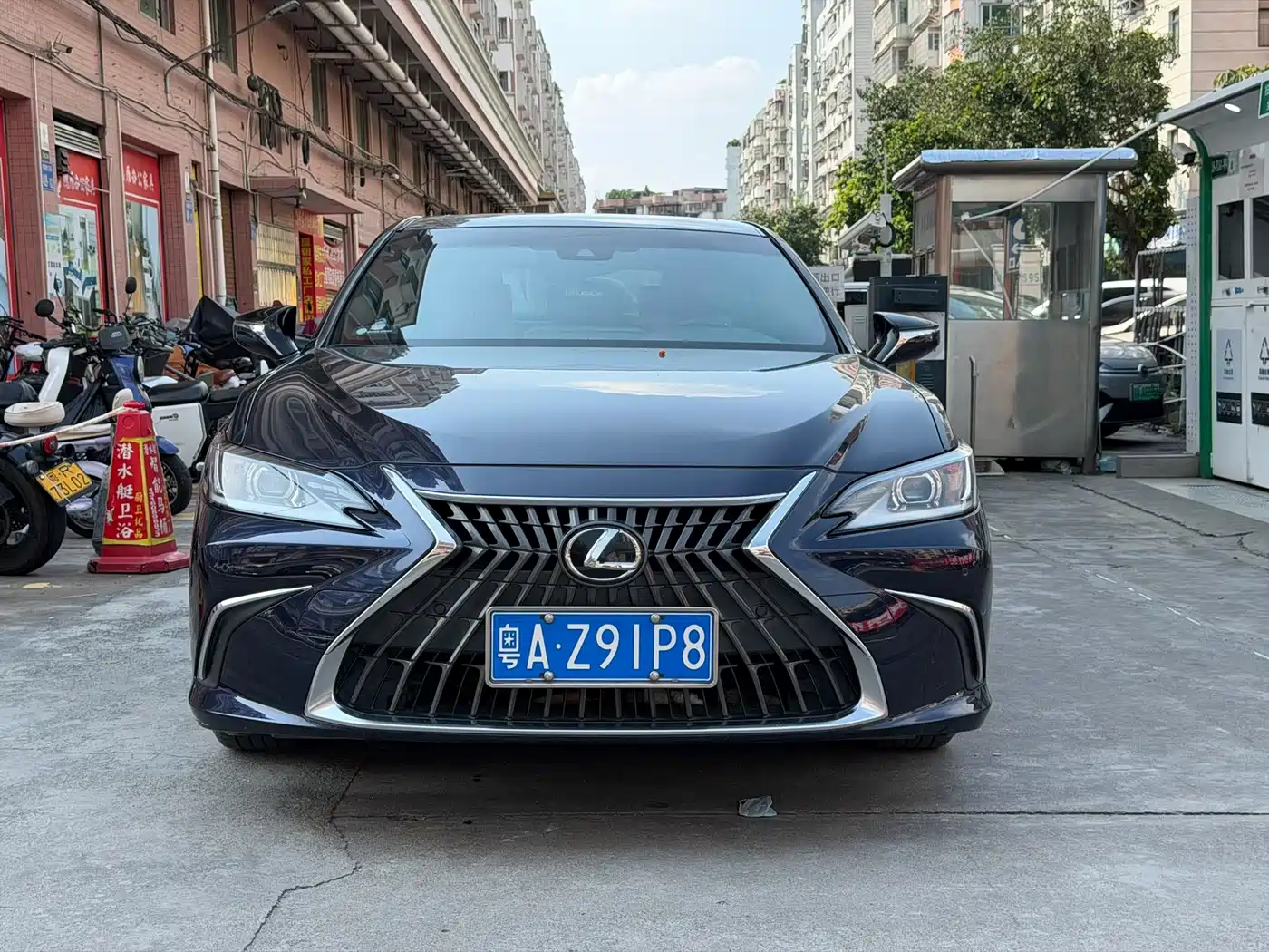 Lexus ES 2021 200 Excellence Edition фото 2