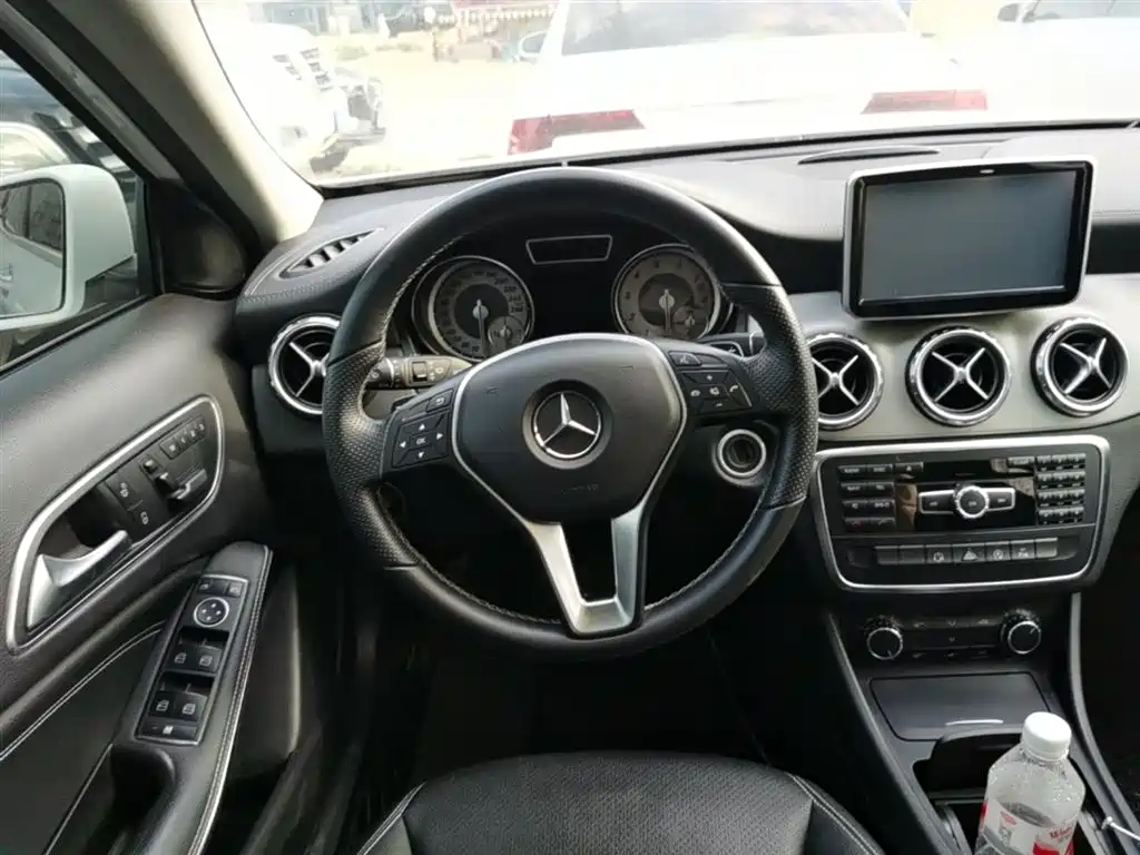 Mercedes-Benz GLA 2015 GLA 200 Fashion фото 11