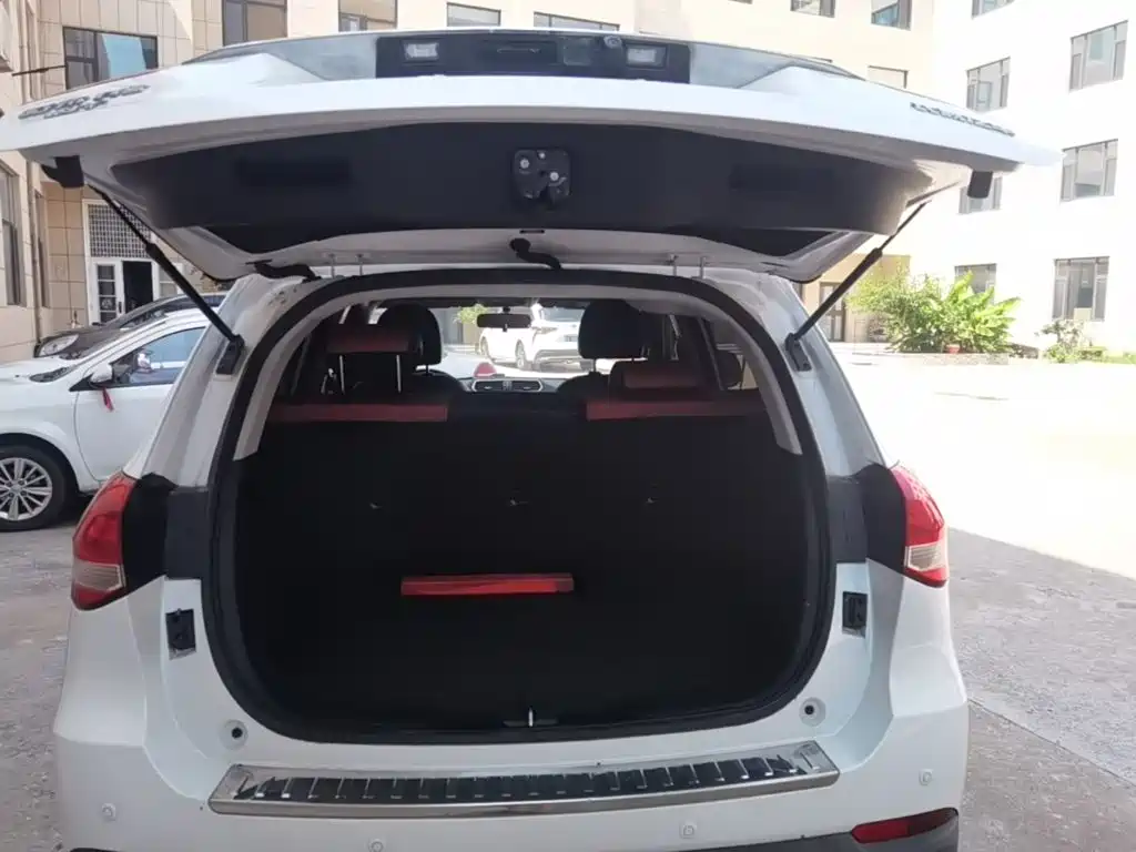 Фото 19 - Haval H2