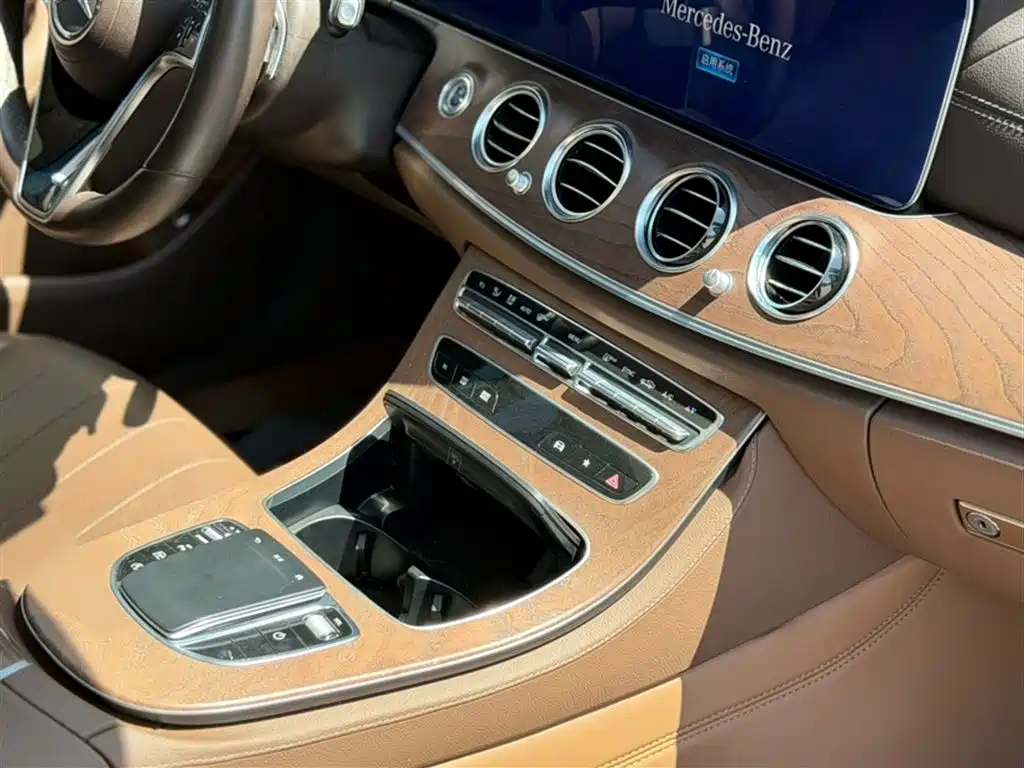 Mercedes-Benz E-Class 2023 E 300 L Fashion фото 4