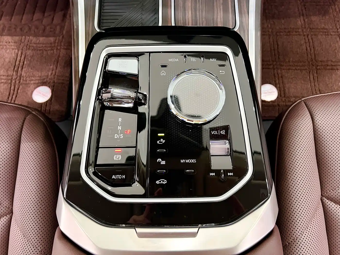 BMW 7 Series 2023 Model 735Li Luxury Package фото 18