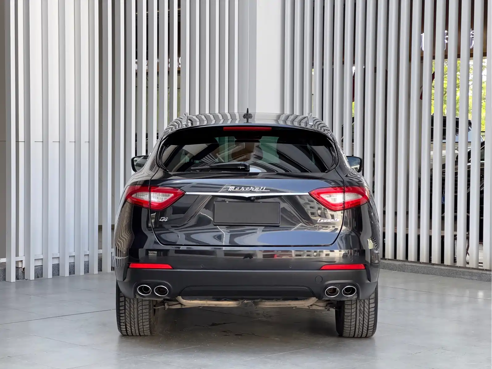 Photo 5 - Maserati Levante