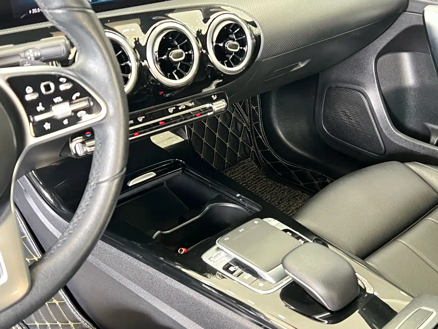 Mercedes-Benz A-Class 2019 A 200 L фото 13