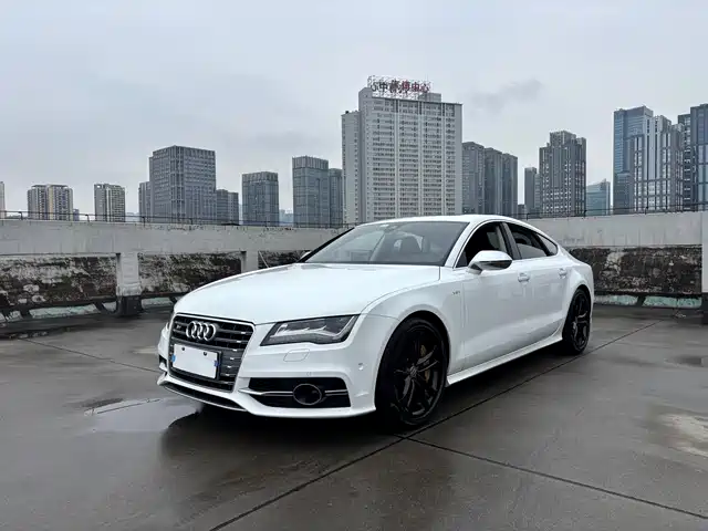 AUDI S7