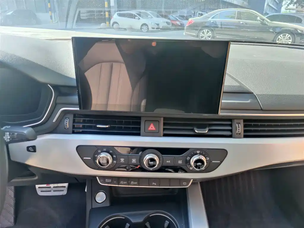 Audi A4L 2020 40 TFSI Fashion Dynamic Edition фото 14