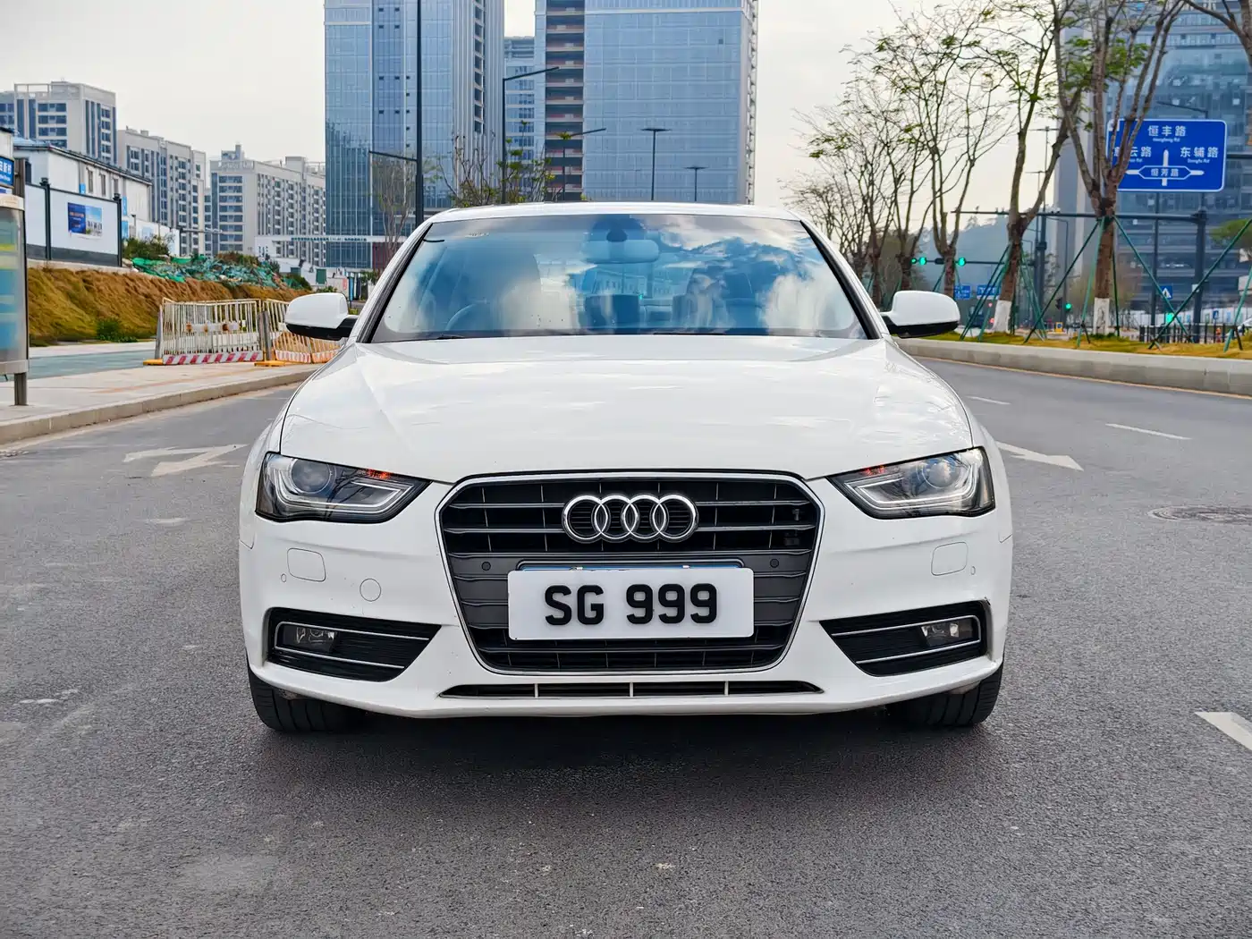 Audi A4L 2013 35 TFSI Automatic Comfort фото 2