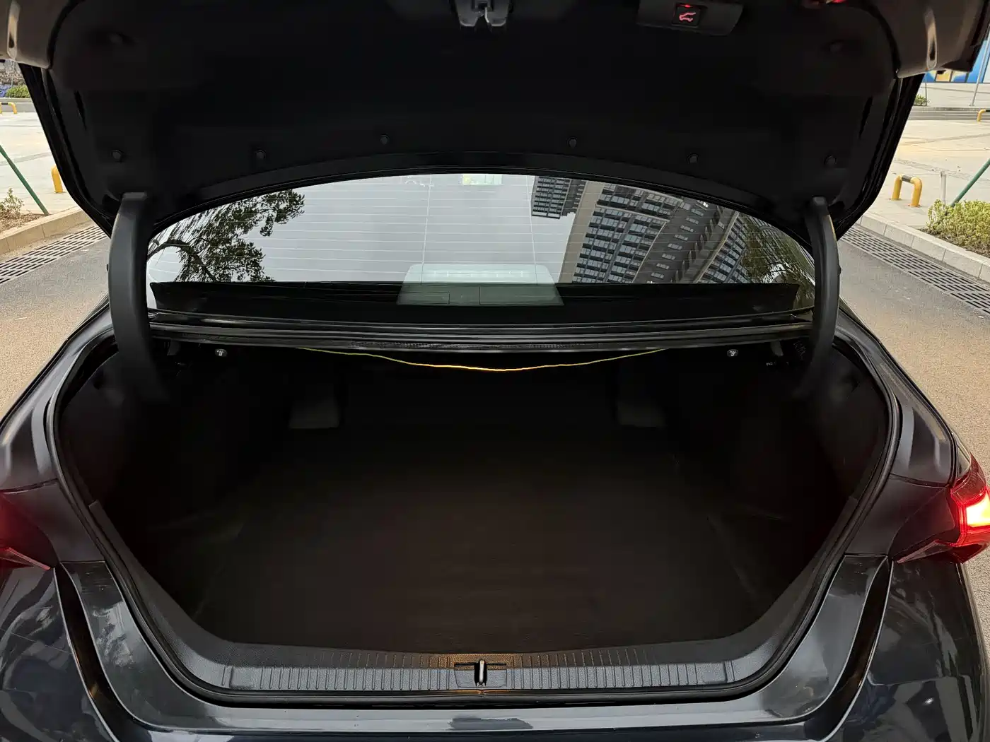 Toyota Avalon 2022 Hybrid 2.5L XLE Premium Edition фото 11