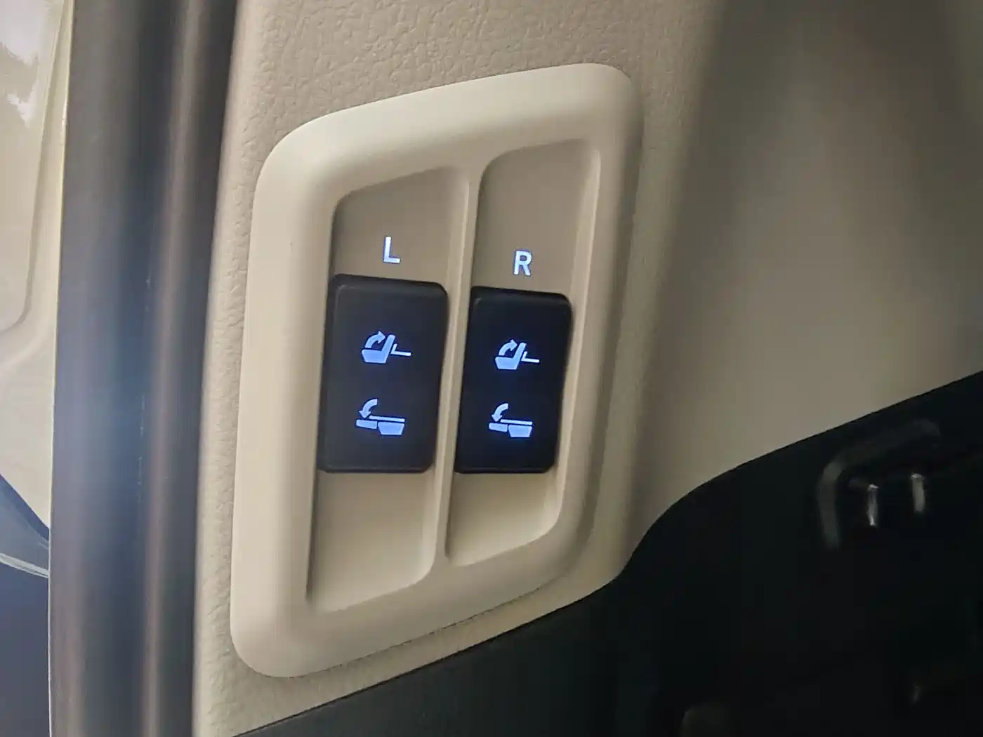 Toyota Prado 2019 3.5L Automatic TX-L Zunxiang Edition фото 16