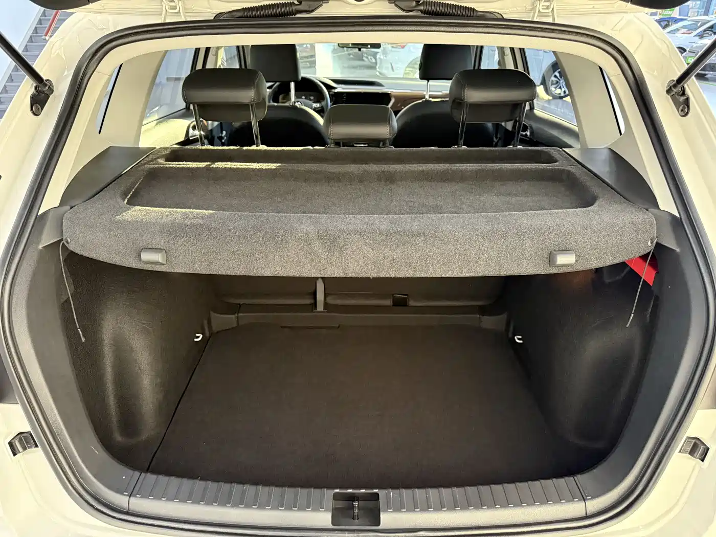 Volkswagen Tharu 2022 280TSI FWD Luxury Edition фото 11