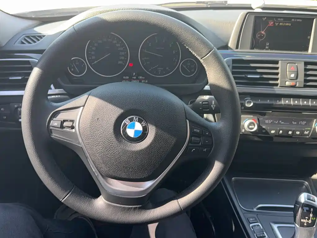BMW 3 Series 2017 320Li Fashion фото 3