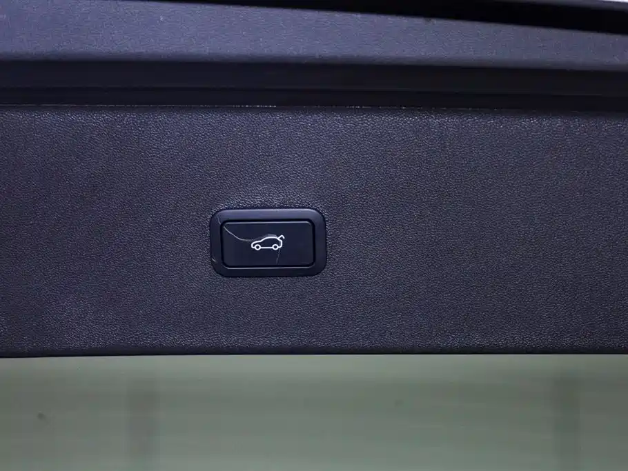 XPeng X9 2025 740 Ultra Long Range Max фото 10