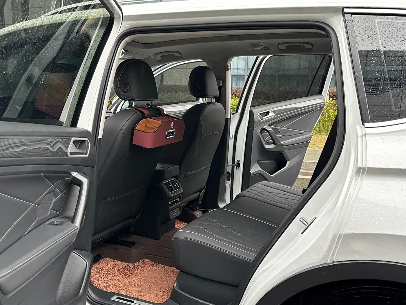 Volkswagen Tiguan L 2023 330TSI Auto 2WD R-Line Premium Edition фото 7