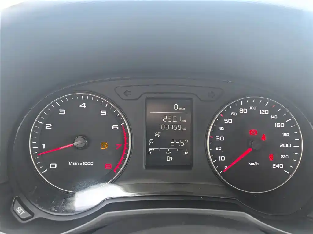 Audi A1 2013 Model 30 TFSI Sportback Urban фото 6