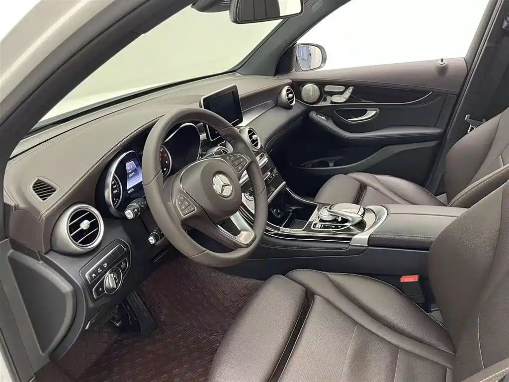 Mercedes-Benz GLC 2018 GLC 260 4MATIC Luxury фото 13