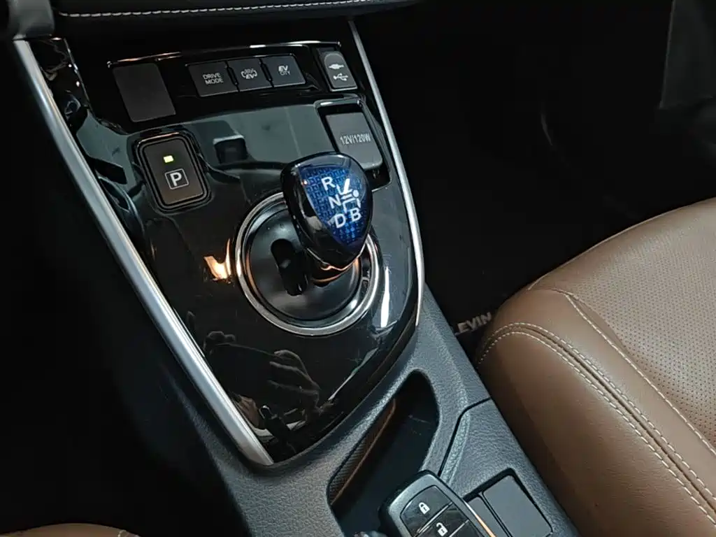 Toyota Levin Twin Engine E+ 2019 1.8PH V E-CVT Luxury Edition фото 14