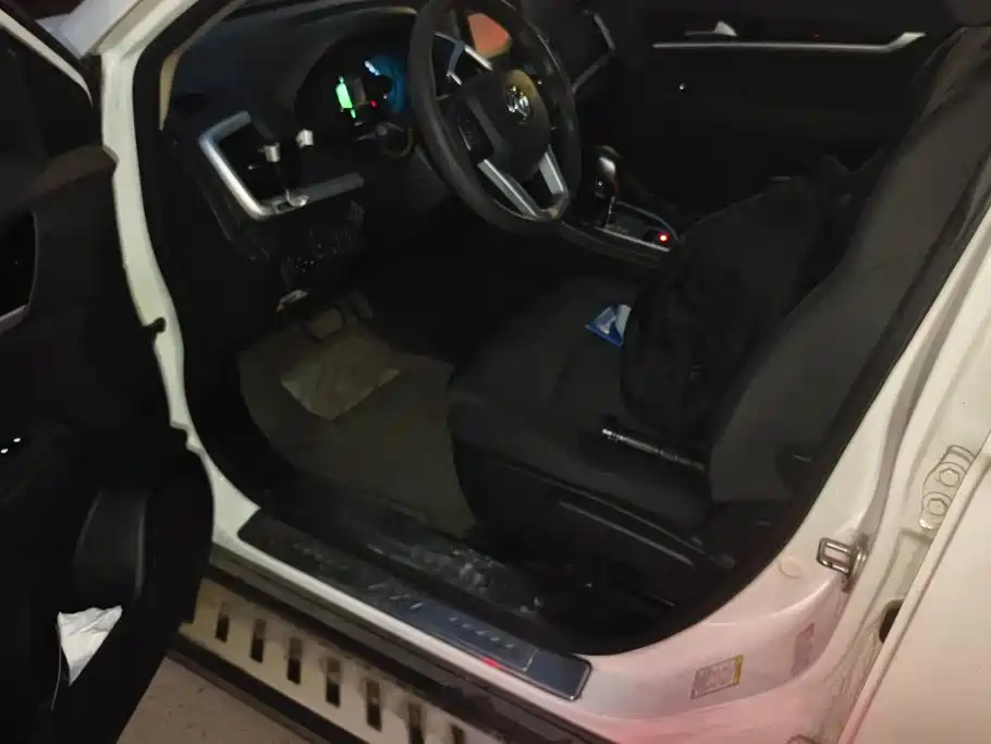 صورة 9 - Dongfeng Aeolus Dongfeng Fengshen AX7
