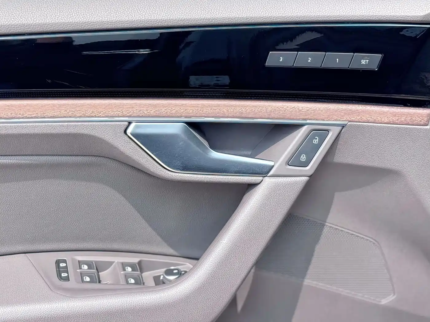 Volkswagen Touareg 2019 3.0TSI Sharp Edge Edition China VI фото 11