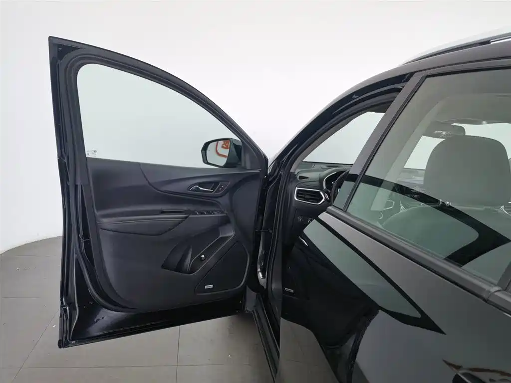 Chevrolet Equinox 2018 RS 550T Automatic 4WD Guardian Edition фото 8
