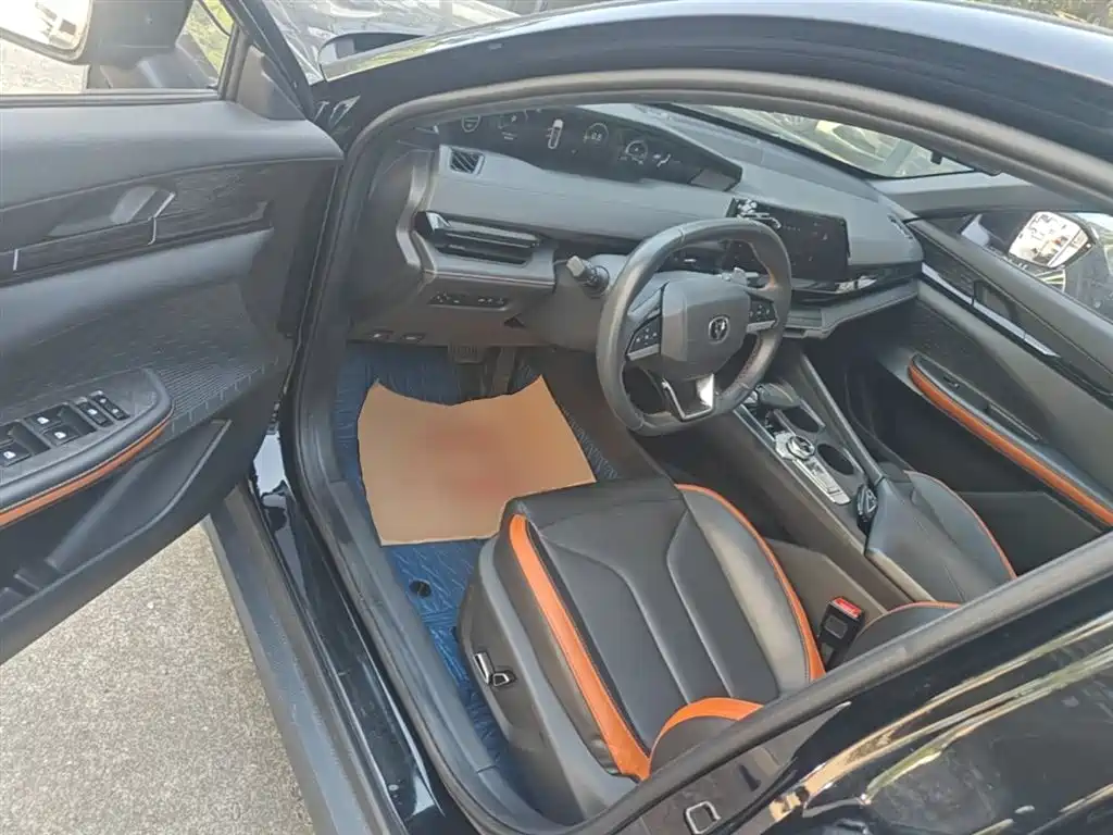 CHANGAN UNI-V