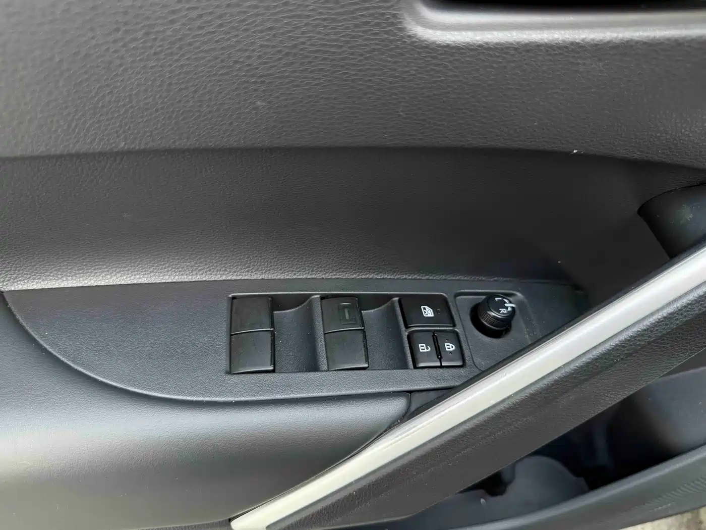 Toyota Frontlander 2024 2.0L CVT Elite Edition фото 13