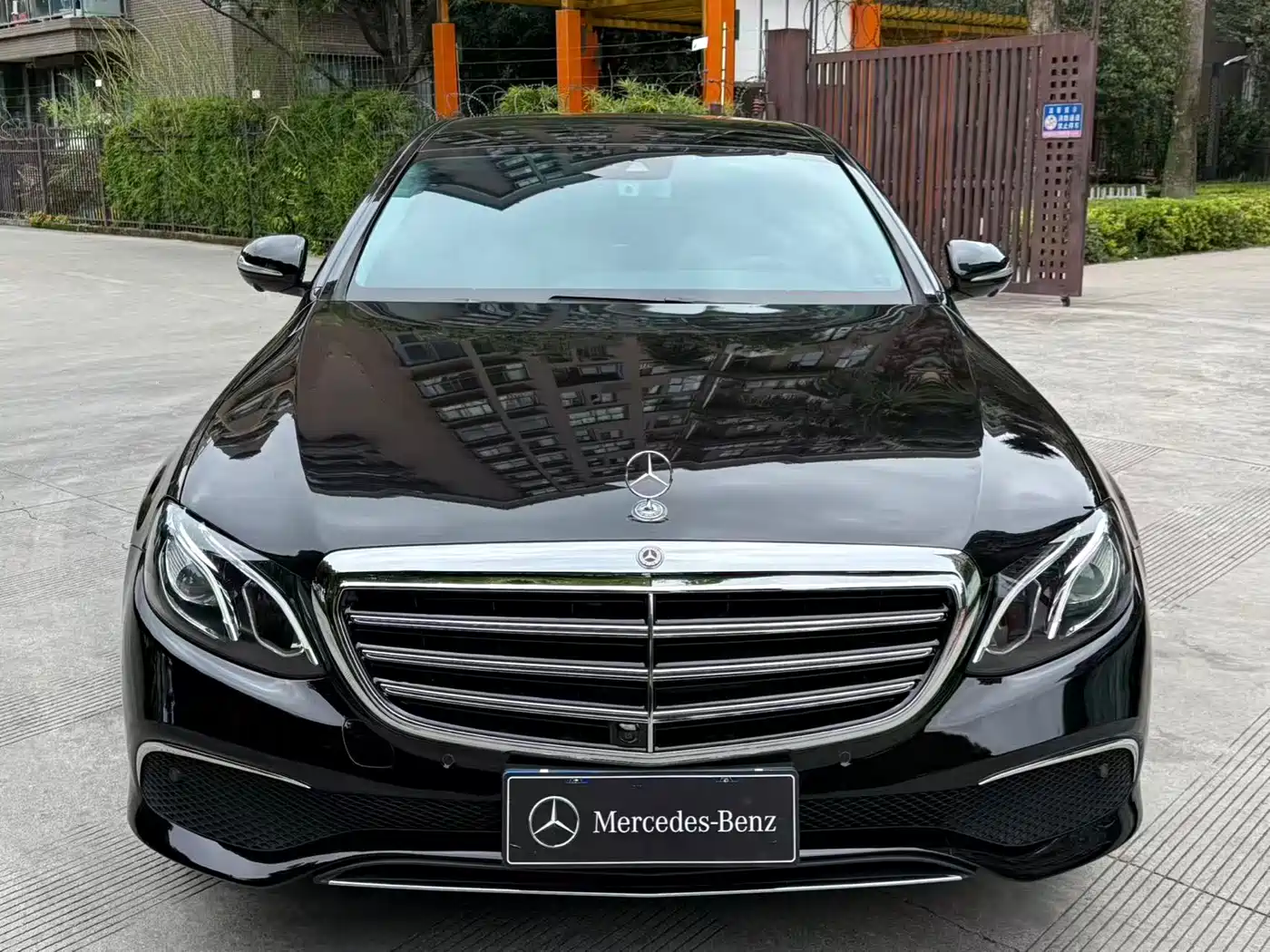 Mercedes-Benz E-Class 2017 E 300 L Luxury фото 38
