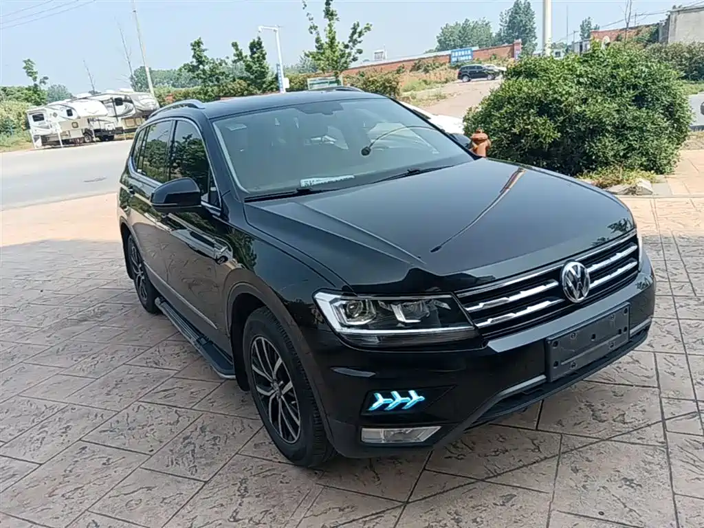 Volkswagen Tiguan L 2018 Facelift 330TSI Automatic 2WD Luxury Edition фото 4
