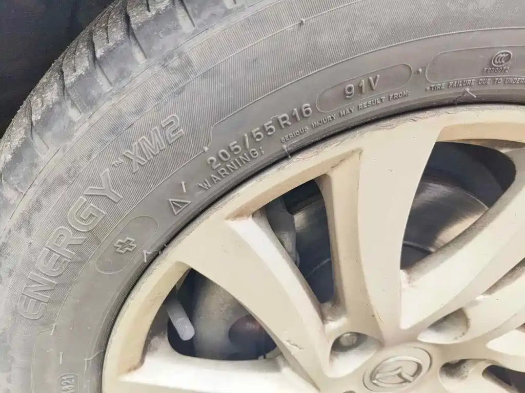 Mazda Mazda5 2012 2011 2.0L Manual Comfort
