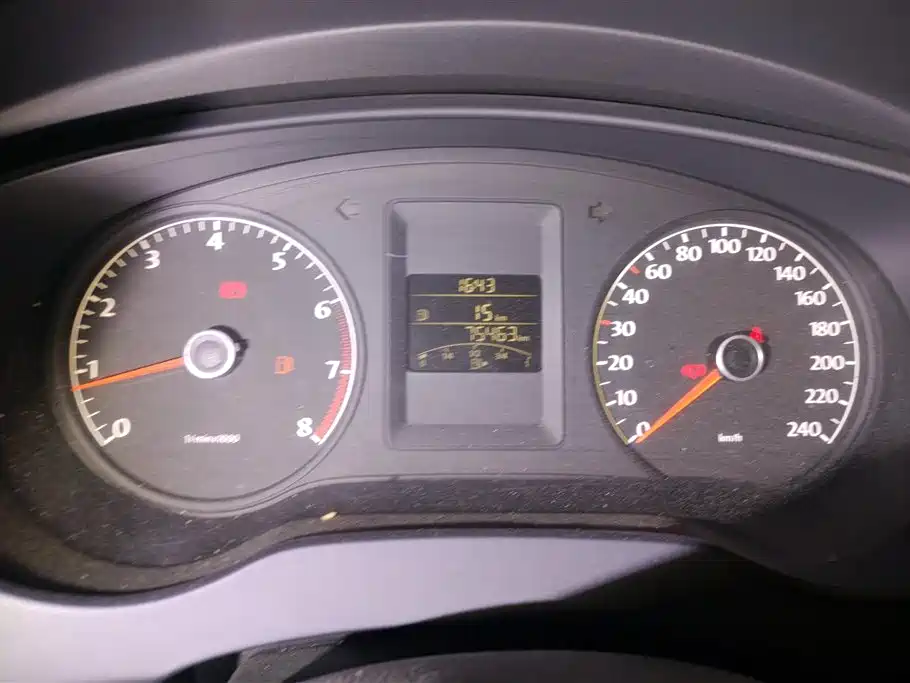 Volkswagen Sagitar 2014 1.6L Manual Comfort фото 14