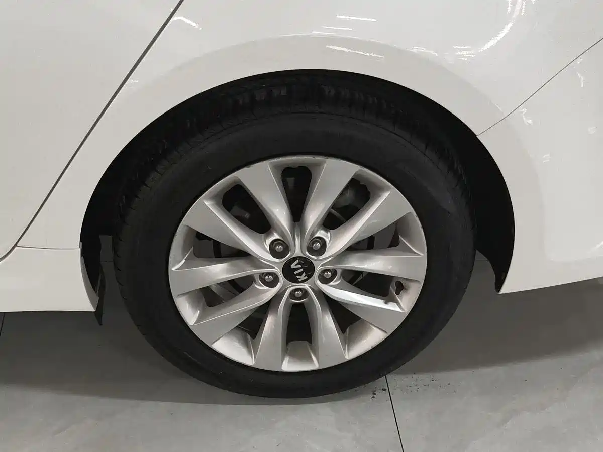 Kia K5 2016 1.6T Automatic LUX фото 18