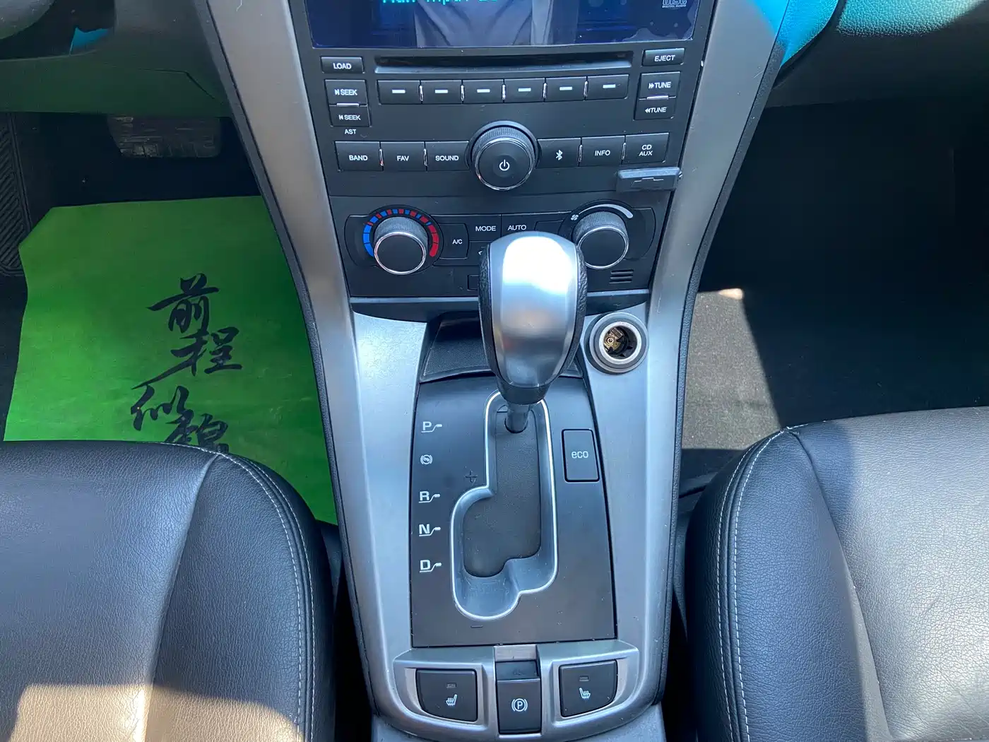 Chevrolet Captiva 2013 2.4L 2WD Urban Edition 7-seater фото 16