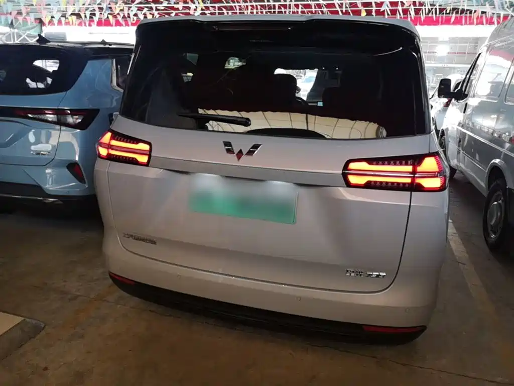 Wuling Motors Xingguang 730 New Energy 2025 2025 Model Plug-in Hybrid Base Version