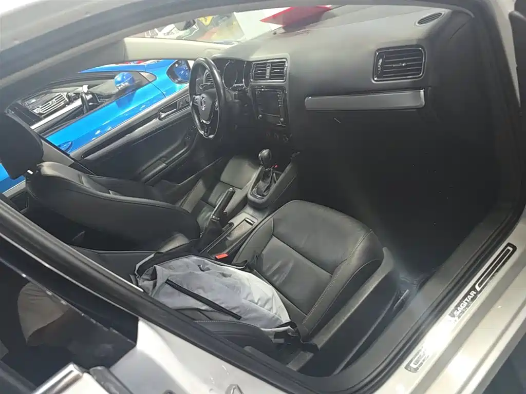 Volkswagen Sagitar 2018 1.6L Automatic Comfort фото 25