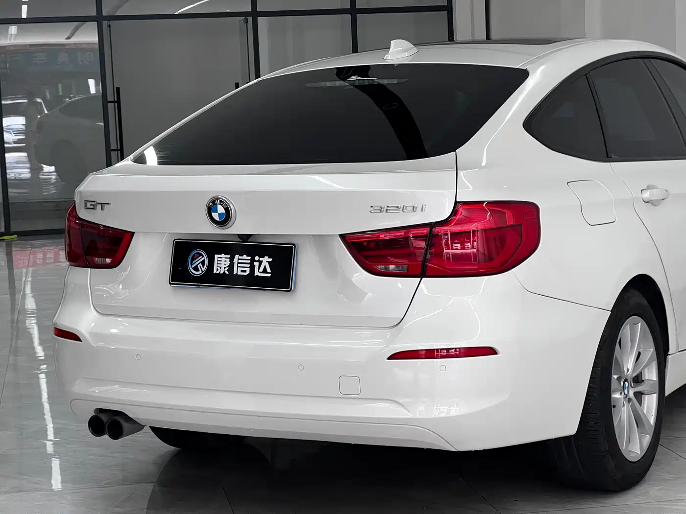BMW 3 Series GT 2017 320i Fashion фото 14