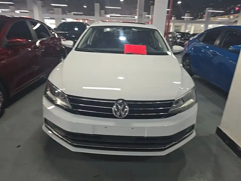 Volkswagen Sagitar 2018 1.6L Automatic Comfort фото 3