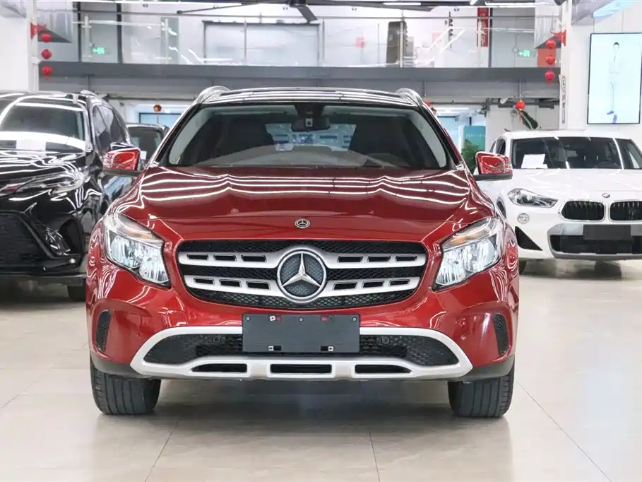 Mercedes-Benz GLA 2017 GLA 200 Dynamic фото 2